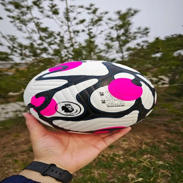 郑钦文全力出击红土赛季备受期待